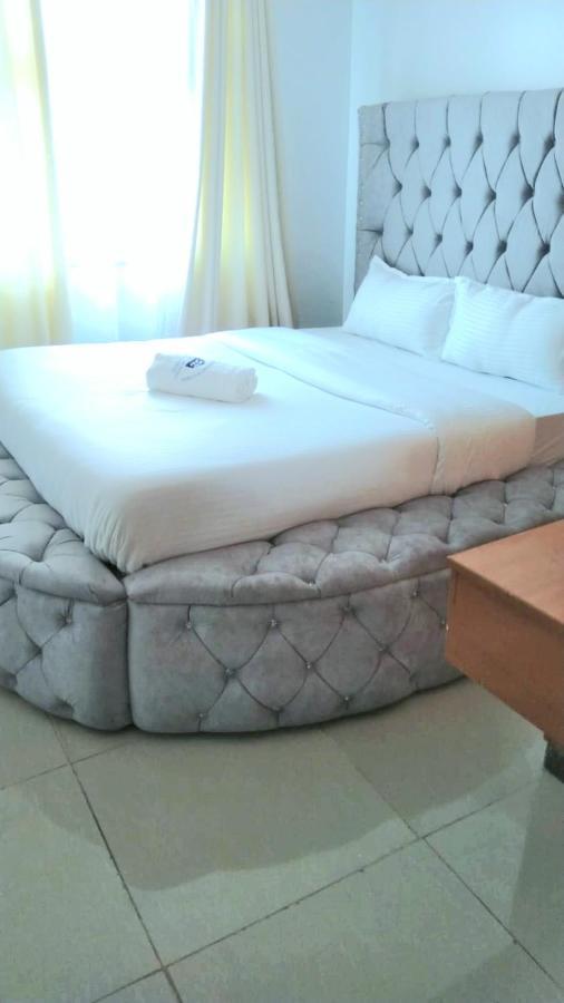 Jacky'S Milimani Suites Nakuru Extérieur photo