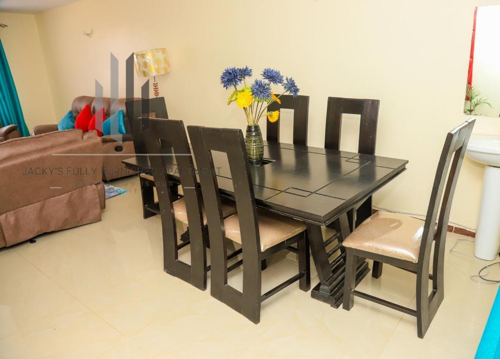 Jacky'S Milimani Suites Nakuru Extérieur photo